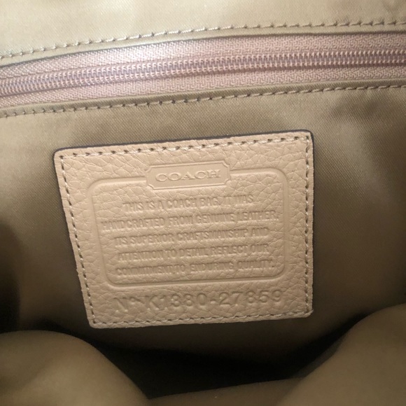 Coach Madison Carryall - Picture 12 of 12